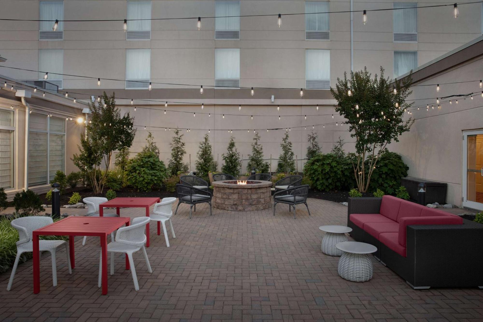 Hilton Garden Inn Philadelphia-Fort Washington Eksteriør billede